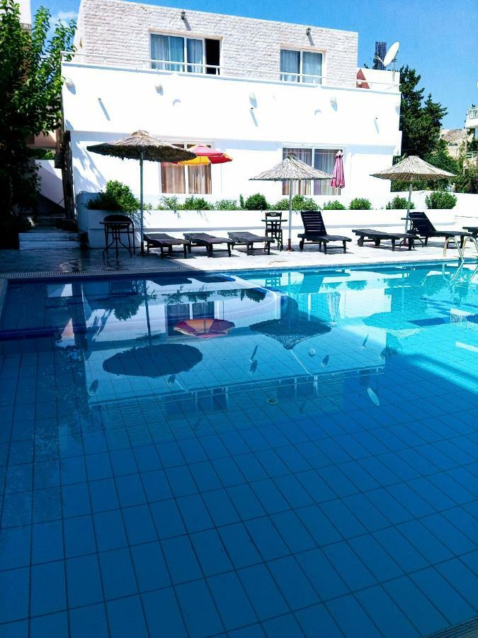 Saint Konstantin Beach Apartments Stegna Luaran gambar